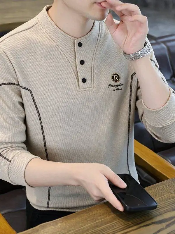 Camiseta Masculina Casual Solta de Manga Longa com Bordado e Gola Alta, Tecido de Poliéster, Moda Primavera Outono, Popular e...