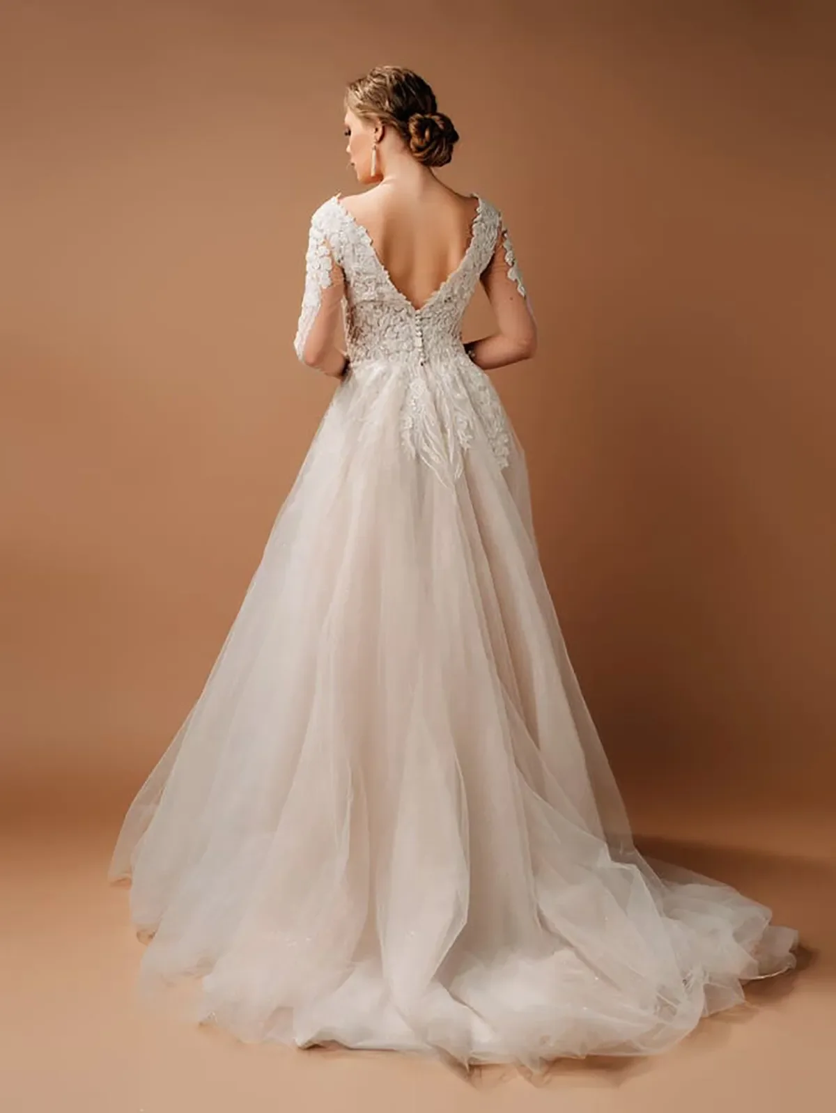 Robe de mariée classique A-Line à manches longues et col en V pour femmes, robe de patients, robe de train de balayage appliquée, personnalisée, photographie de plage, nouveau