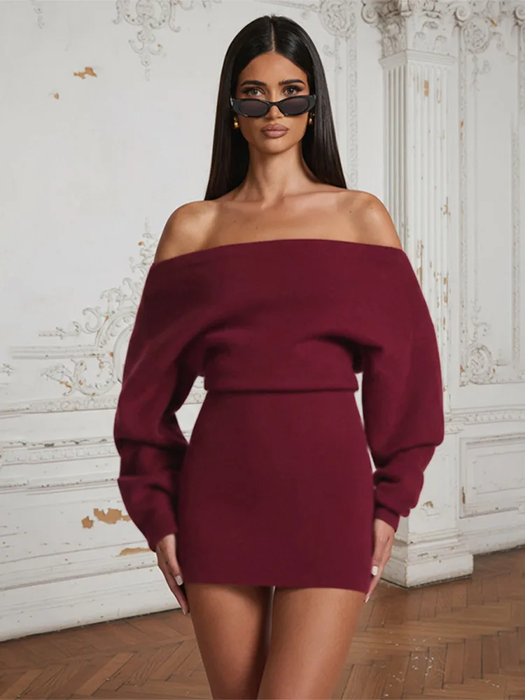 فستان قصير محبوك أحمر غير رسمي للنساء موضة بدون حمالات عاري الكتفين عالي الخصر فساتين قصيرة ضيقة 2025 فساتين عطلة للسيدات في الشارع