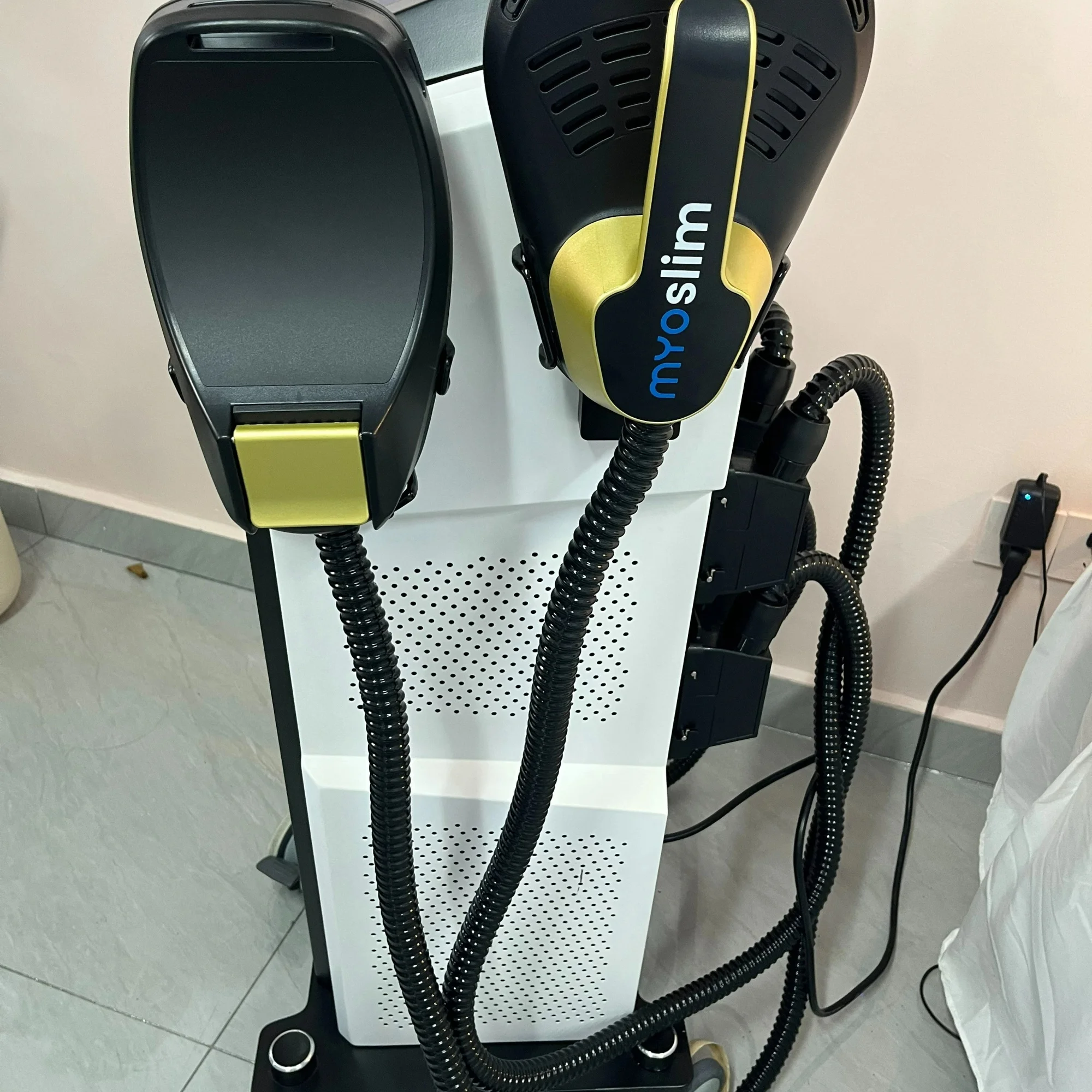 ترقية جديدة MYOslim آلة نحت الجسم المهنية NEO Hi-emt RF الجسم التخسيس العضلات محفز 15 Tes 6500W 200hz