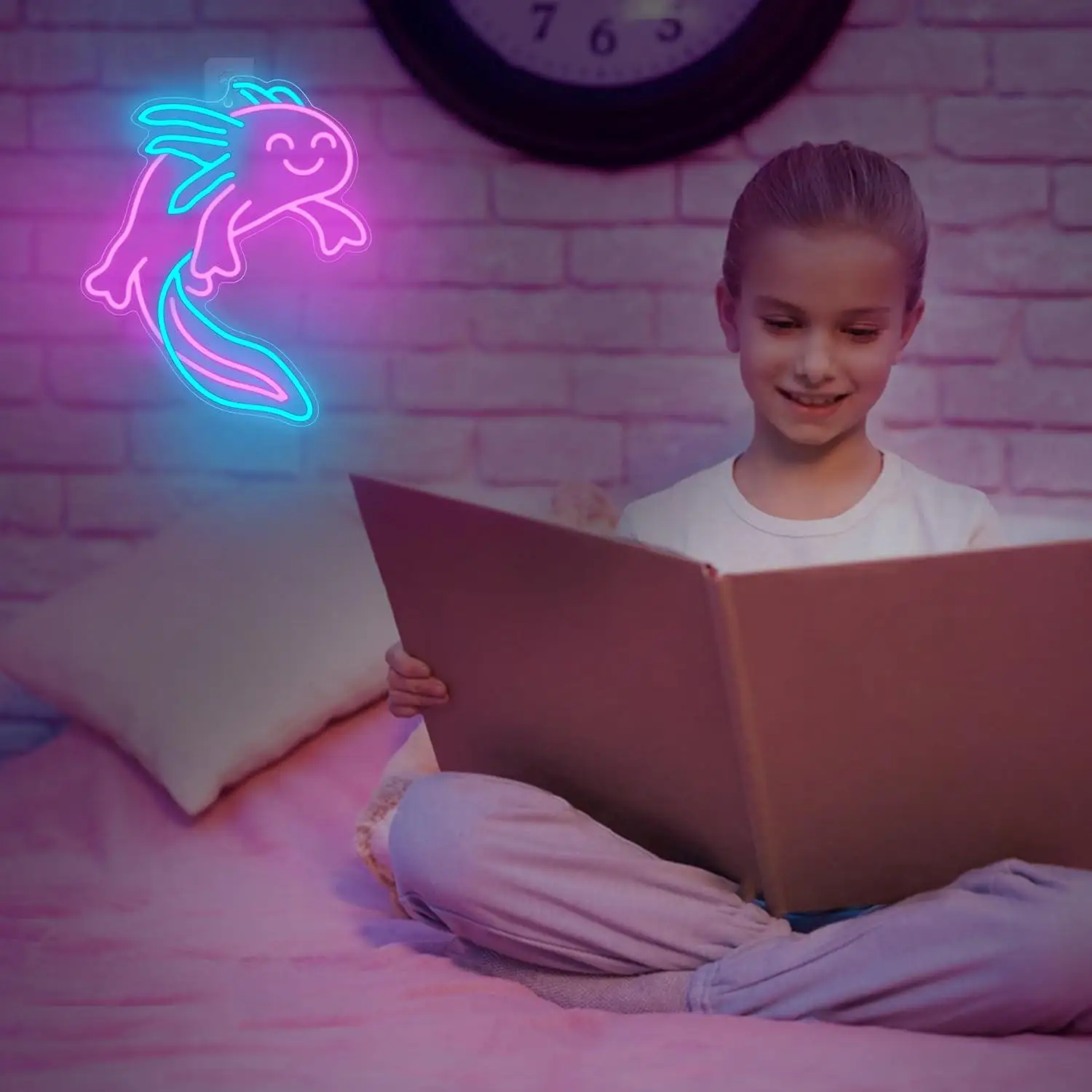 Letreiro neon axolotl amonite em um ambiente de festa
