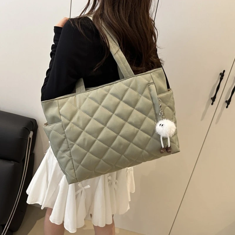 حقيبة كتف نايلون جديدة لطلاب الجامعات سعة كبيرة وخفيفة الوزن حقيبة حمل بشبكة ماسية للتنقل وحقيبة يد للفصل