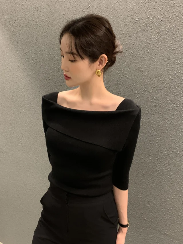 เสื้อไหมพรมทรงเข้ารูปสำหรับผู้หญิง ดีไซน์เก๋ไก๋ทันสมัย คอตั้งแบบพับได้ เหมาะสำหรับฤดูใบไม้ร่วง