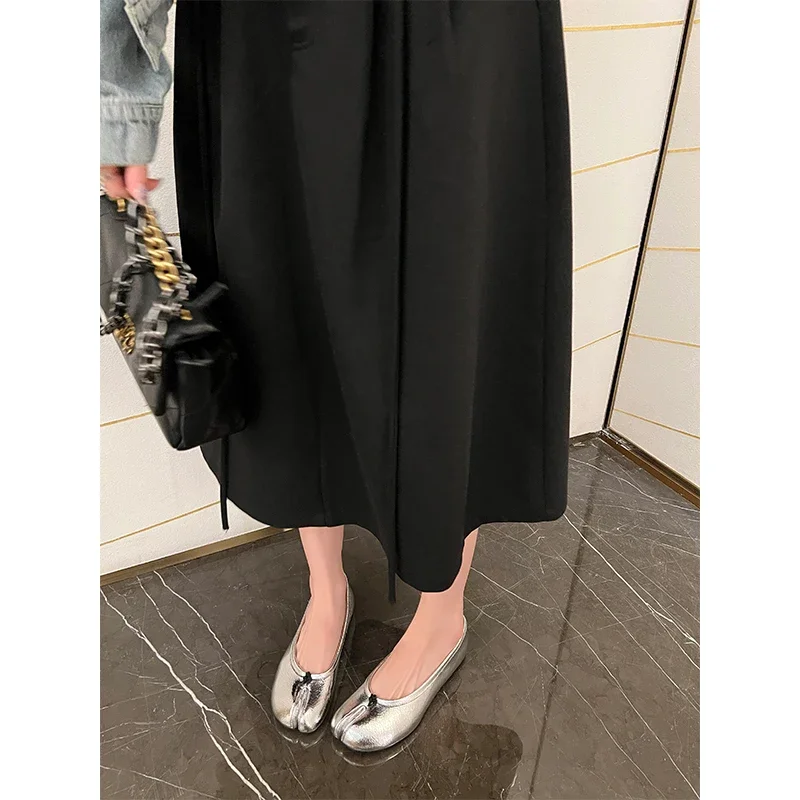 Silver split toe shoes for women's shallow cut flat sole single shoes