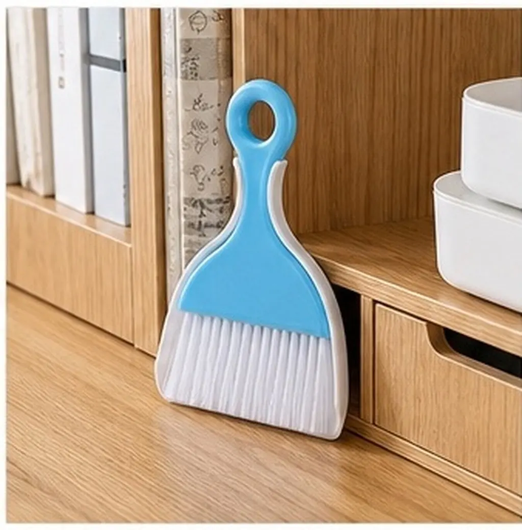 2Sets Dust Removing Mini Broom Set Portable Desktop Keyboard Cleaning Tool Household Cleaning Supplies Desktop Cleaner