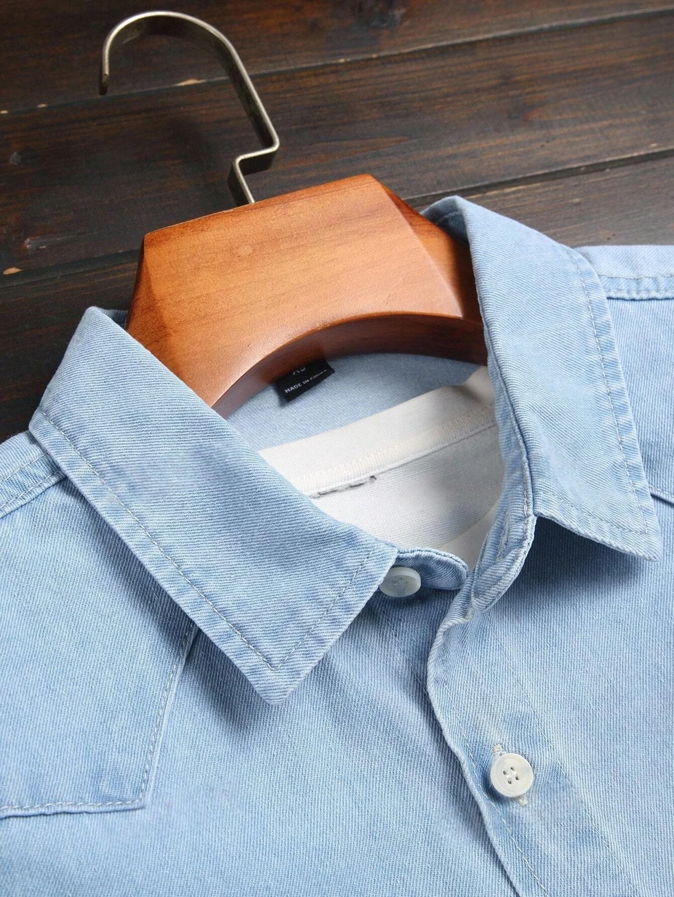 Men Light Blue Washed Denim Shirts Long Sleeve Button Down Casual Shirts With Dual Chest Pockets Western Style Work Shirts