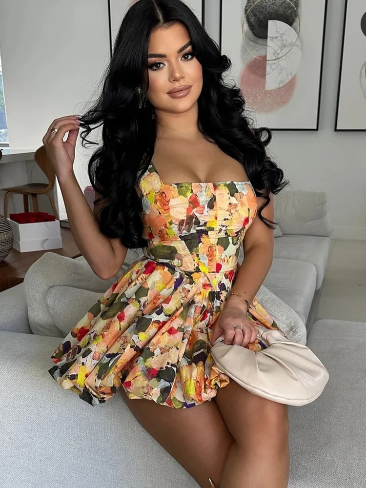 Elegancka sukienka mini bez rękawów na ramiączkach z falbankami i gorsetem, damska sukienka plażowa w tropikalny kwiatowy wzór, stroje wakacyjne.