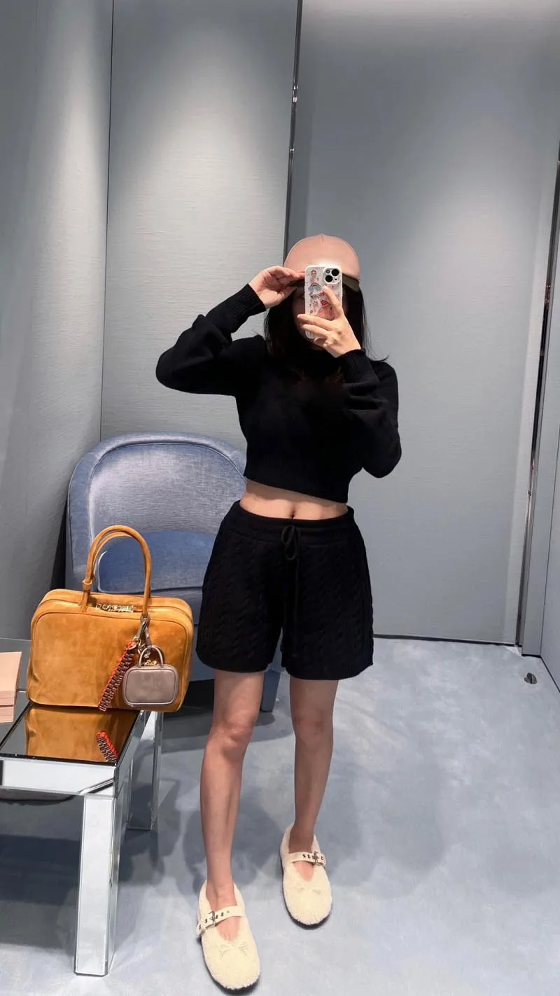 2024 Autumn New High Quality Women's Short Fashion Exquisite Casual Style Drawstring Knitted Shorts