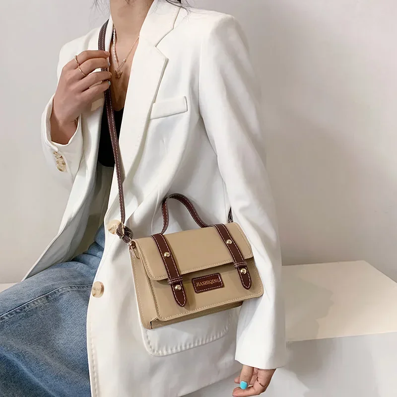 2024 nueva moda estilo académico Retro bolso de hombro de mano para mujer bandolera versátil pequeño bolso cuadrado bolso pequeño de alto sentido