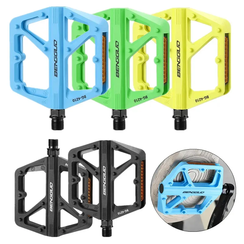 Doppelte DU-Lager Ultraleichte Fahrradpedale mit Reflektor Mountain Road Bike Flache Pedale Nylon Plattformpedale Fahrradzubehör