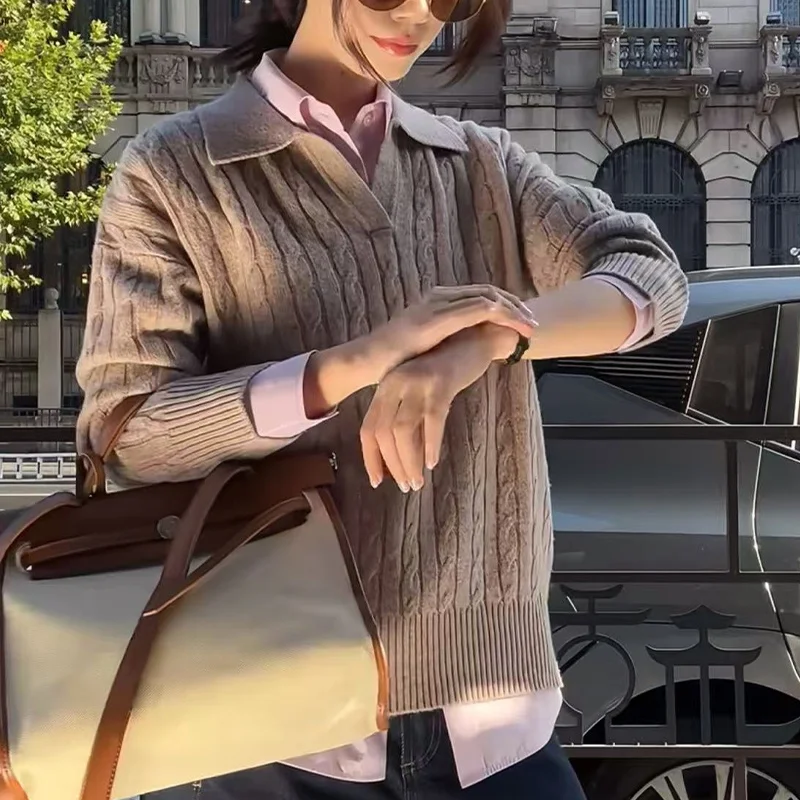 2025 NEW High-Quality Fashion Autumn For Women Beige V-Neck Long Sleeve Casual Winter Pullover Vintage Style Cable Knit Sweater