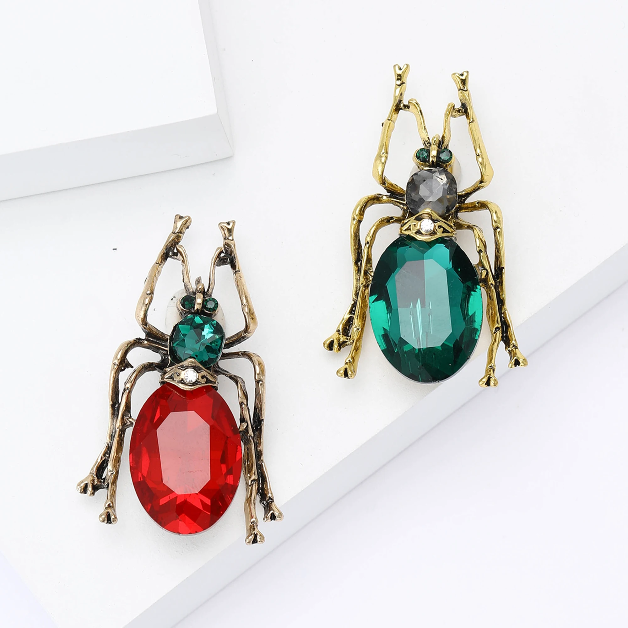 Beaut&Berry Vintage Crystal Beetle Brooches for Women Unisex Insect Pins Friends Party Gifts Banquet Jewellery Accessories