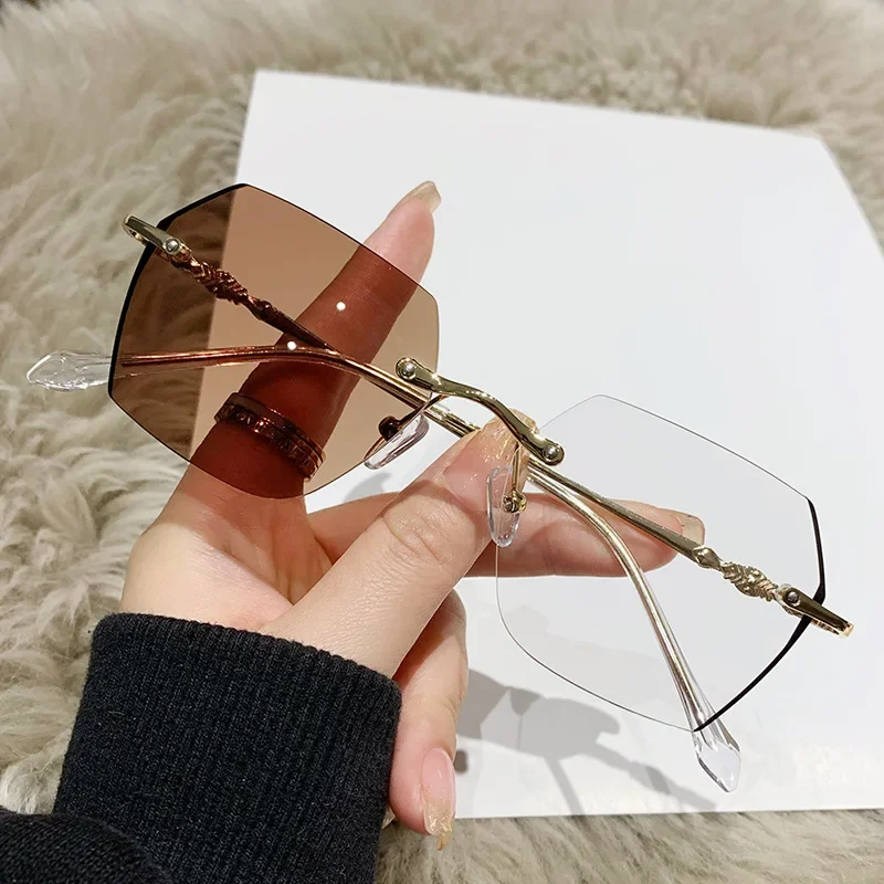 0 To -5.0 Photochromic Myopia Glasses Anti Blue Light Discoloration Flat Mirror Frameless Finished Prescription Grade Glasses