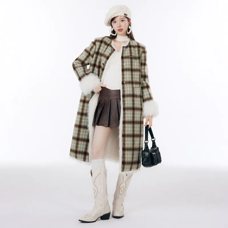 A New Winter Fashion Double-sided Double-wear Faux Fox Fur and Fleece Long Checkered Woolen Coat, Best-selling Women's Outerwear