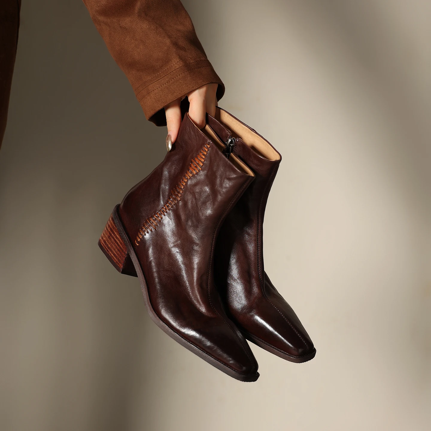Boutique Women Leather Boots Plus Size 40 Vintage Washed Cowhide Shoes Retro Booties Female Sewing Boots British Style 2027