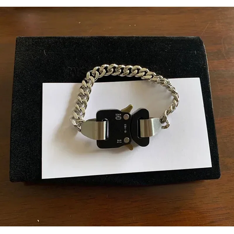 Top Quality Fashion LOGO Metal Buckle RIVER LINK Bracelet Men Women Top Quality Titanium Bracelet Accessories
