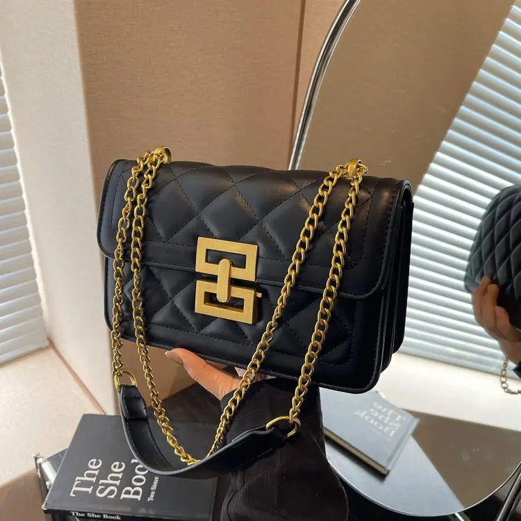 

Новая стеганая сумка-кроссбоди с тиснением и цепочкой 2026 года, регулируемая, винтажная, минималистичная, универсальная для работы и поездок