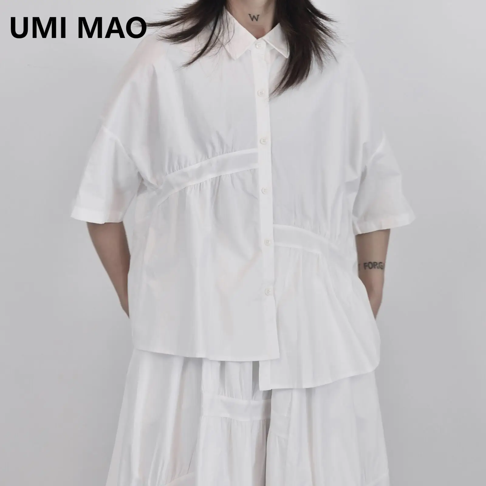 

UMI MAO Women White Irregular Pleated Big Size Casual Blouse New Lapel Half Sleeve Shirt Fashion Tide Spring Summer 2025 1DJ1660