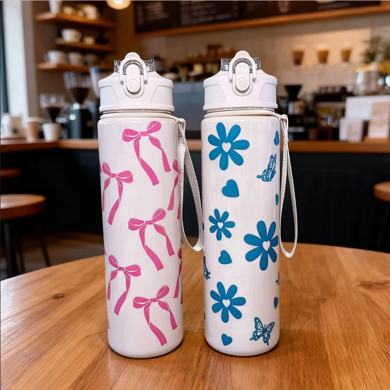 750ml Cute Pattern Water Bottle Travel Sports Fitness Water Bottle with Carry Strap Straw Leak-Proof Large Capacity Water Bottle