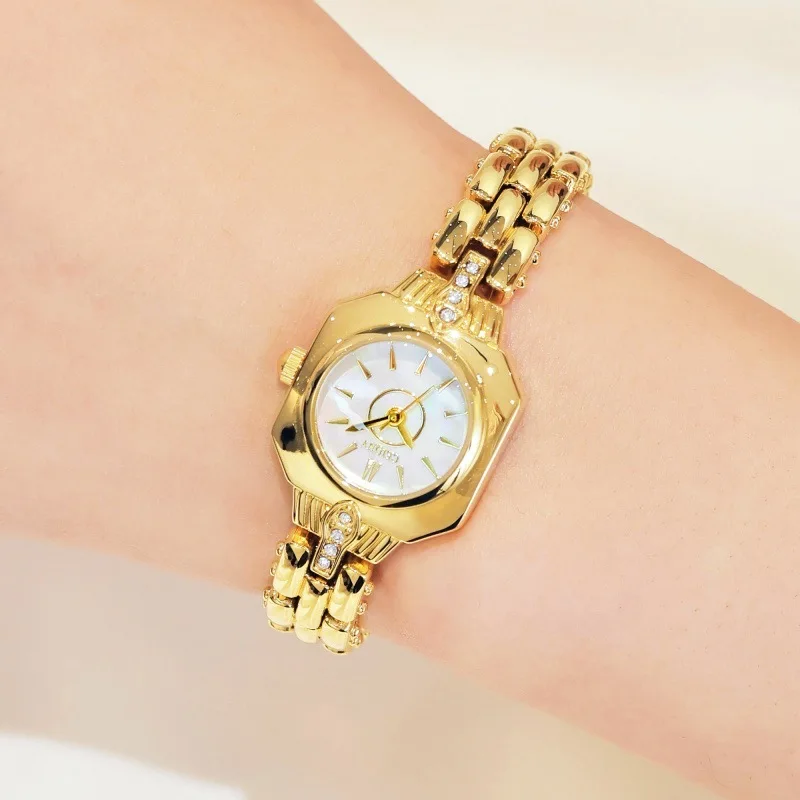 Women Quartz Watch Luxury Square Dial Diamond Clock Vintage Simple Bracelet Style Gold Diamond Orologio Reloj Ladies Wristwatch