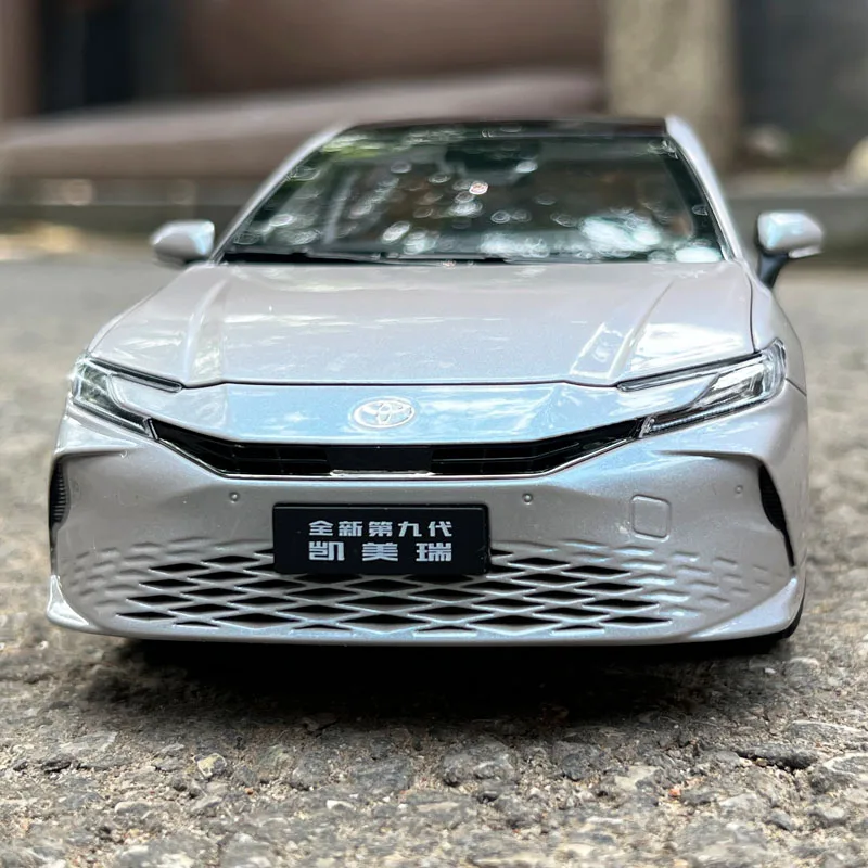 Dealer Edition Car Model,1:18 Toyota Camry 2024,MK9,Diecast Model for Collections,Display and Gift for Friends