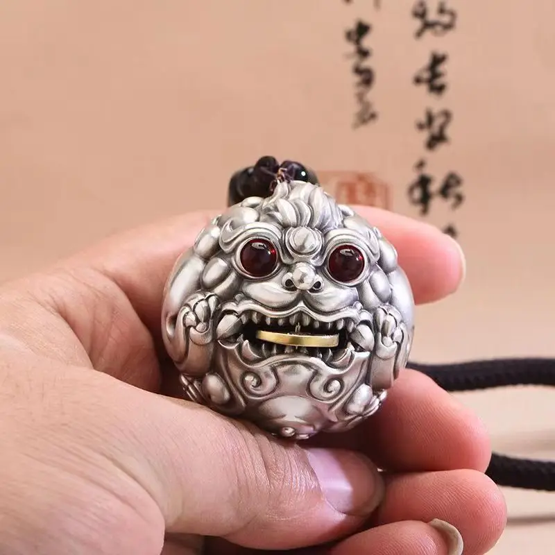 

Pixiu Handheld Figurine - Vintage Collectible, Lucky Fortune Hanging Ornament, Premium Gift-Worthy Feng Shui Decor