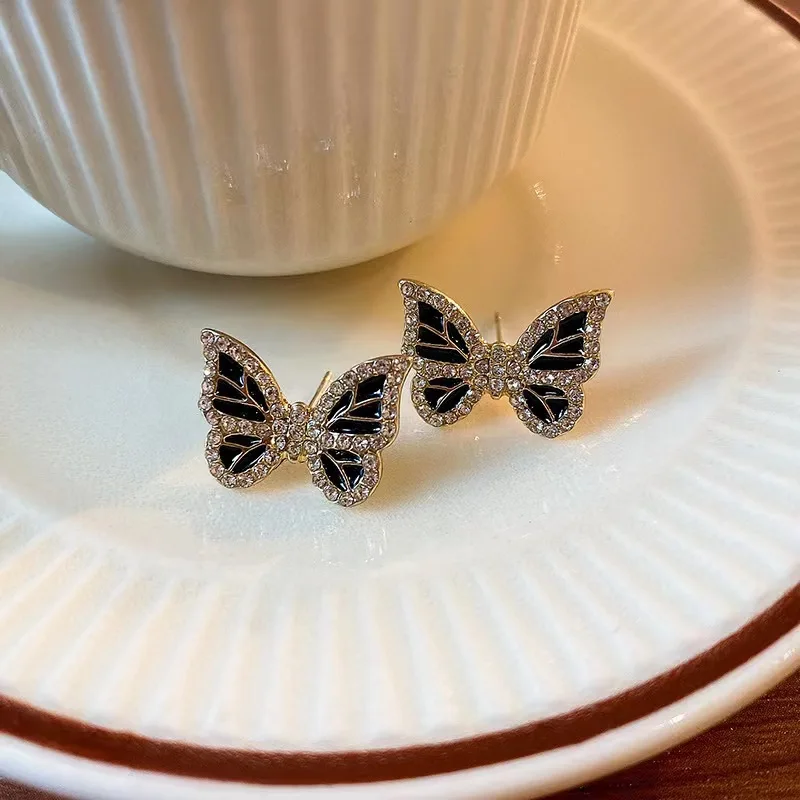 أقراط على شكل فراشة سوداء مرصعة بالألماس صغيرة كورية من الفضة S925، أقراط جديدة بسيطة وأنيقة ذات تصميم متخصص #1