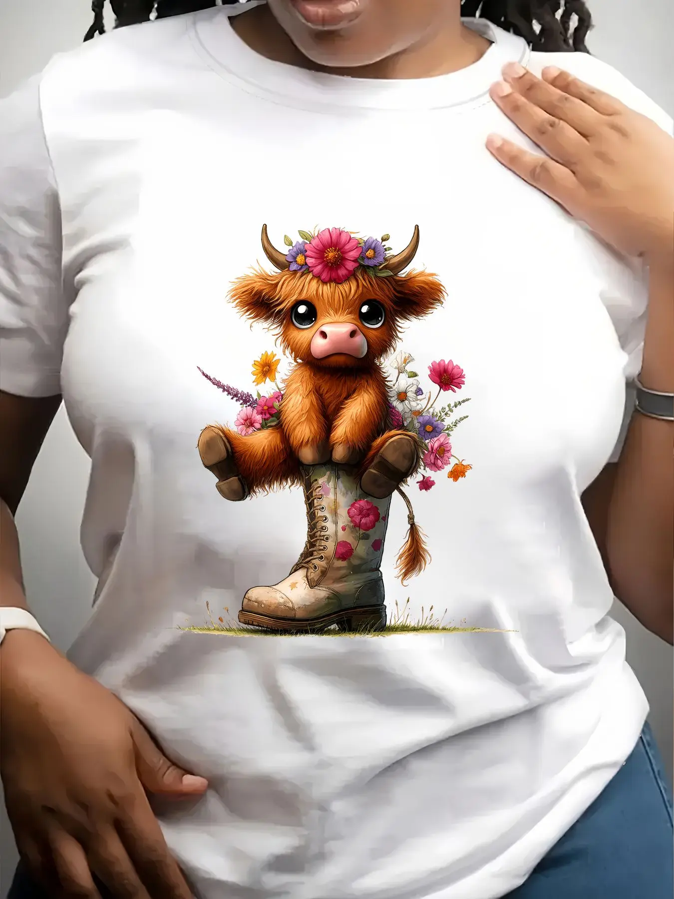 Women's Trendy Crew Neck T-Shirt Cute Highland Cow in Boot Suitable for Casual Sportswear