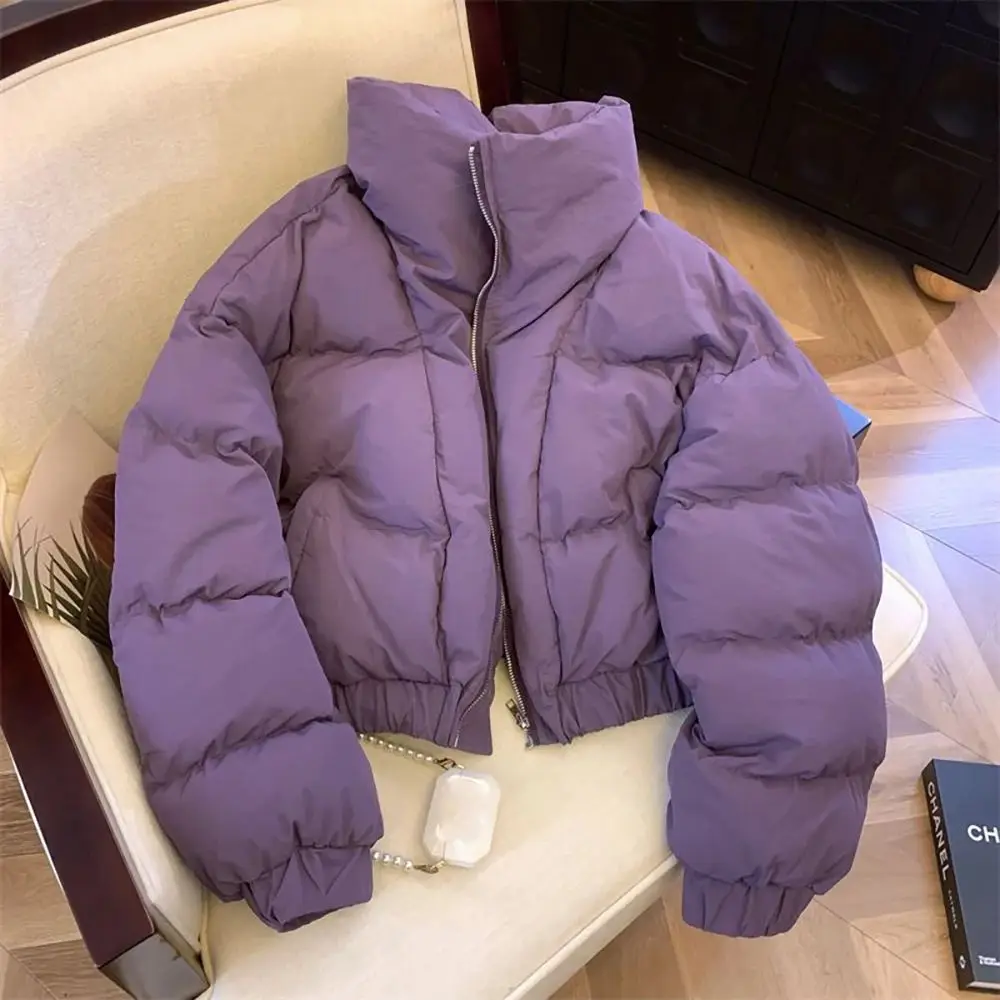 المرأة سميكة القطن معطف مبطّن عادية قصيرة الأرجواني سترة منفوخة الوقوف طوق دافئ مبطن ملابس خارجية لشتاء 2025 جديد ﻿