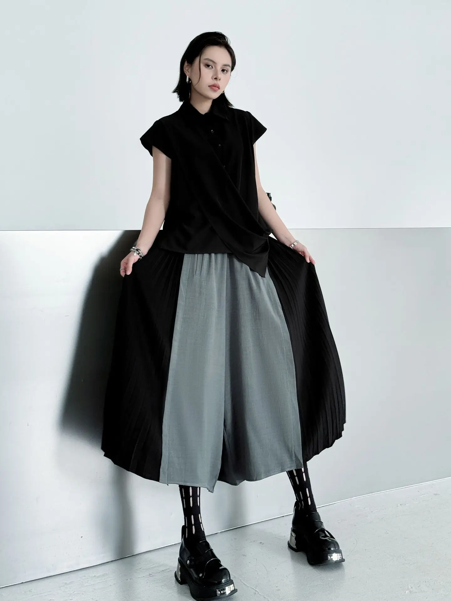 Women Pleated Pant Spliced Capris Color Block Empire Elastic Waist Wide Leg Pant Loose High Strech Streetwear Casual 2025 Autumn