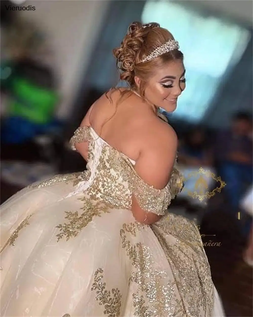 Vestidos de quinceañera de encaje dorado brillante con cuello Halter y hombros descubiertos, vestido de princesa champán dulce 16 para niñas, vestidos de xv años 2021