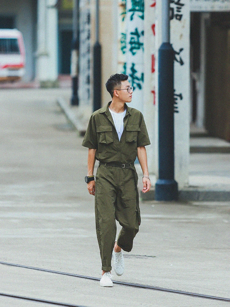 Retro japoński kombinezon roboczy, luźne spodnie męskie, modna odzież codzienna, uniwersalny styl dla młodych mężczyzn.