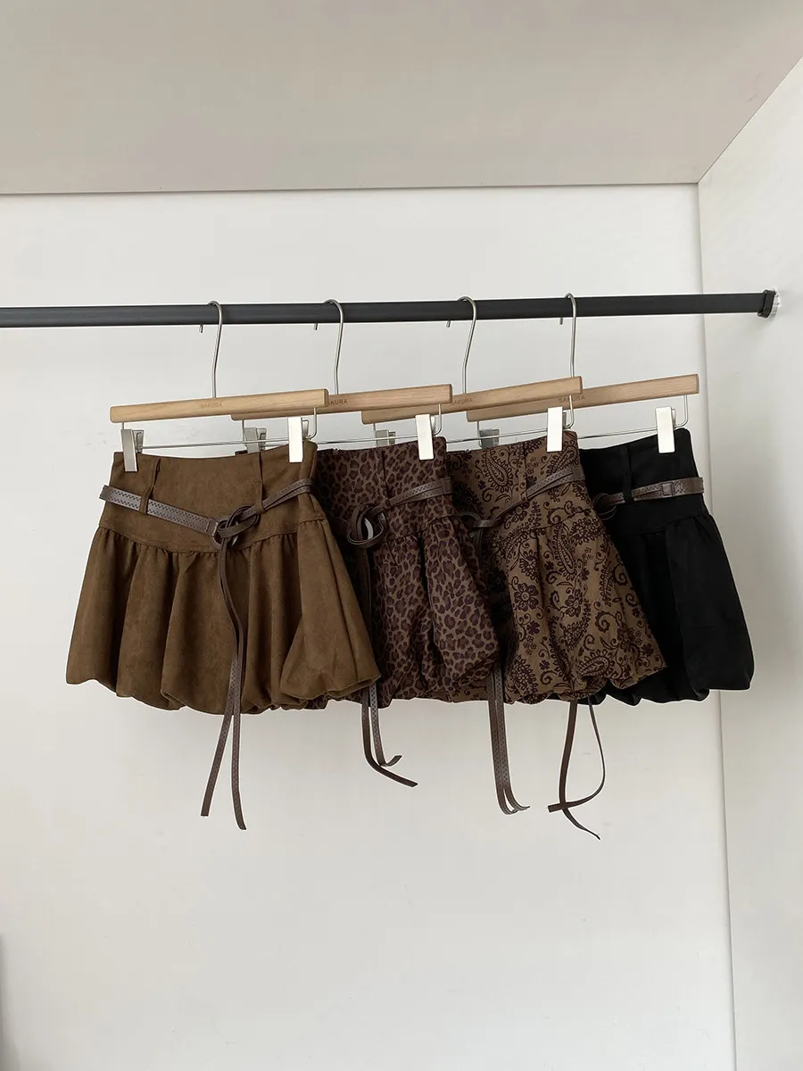 

Ретро-юбка-шорты в американском стиле с завышенной талией, женская, весна 2026, новая модель, утягивающая, с поясом, в форме бутона цветка, удобная для повседневной носки