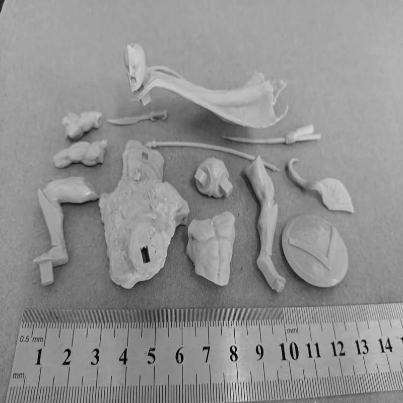 

1/24 Scale Resin figurine Spartan Warrior DIY assemble Model Kit Unassembled and Unpainted Sculpture toy