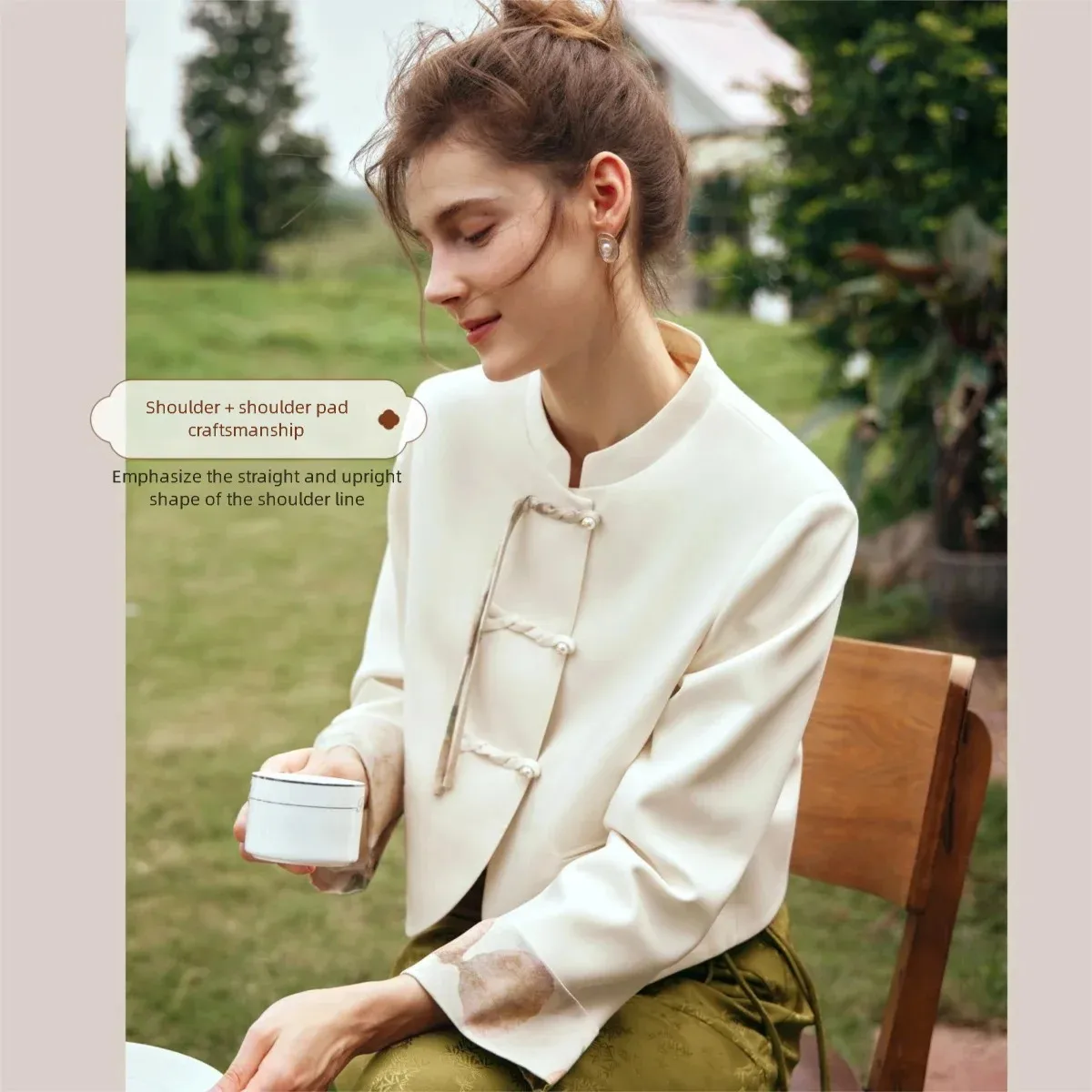 OLrain Women Apricot Cropped Jacket Spring Fall 2026 Chinese Style Elegant Luxury Frog Buttons Contrast Cuff Top G24CW89189