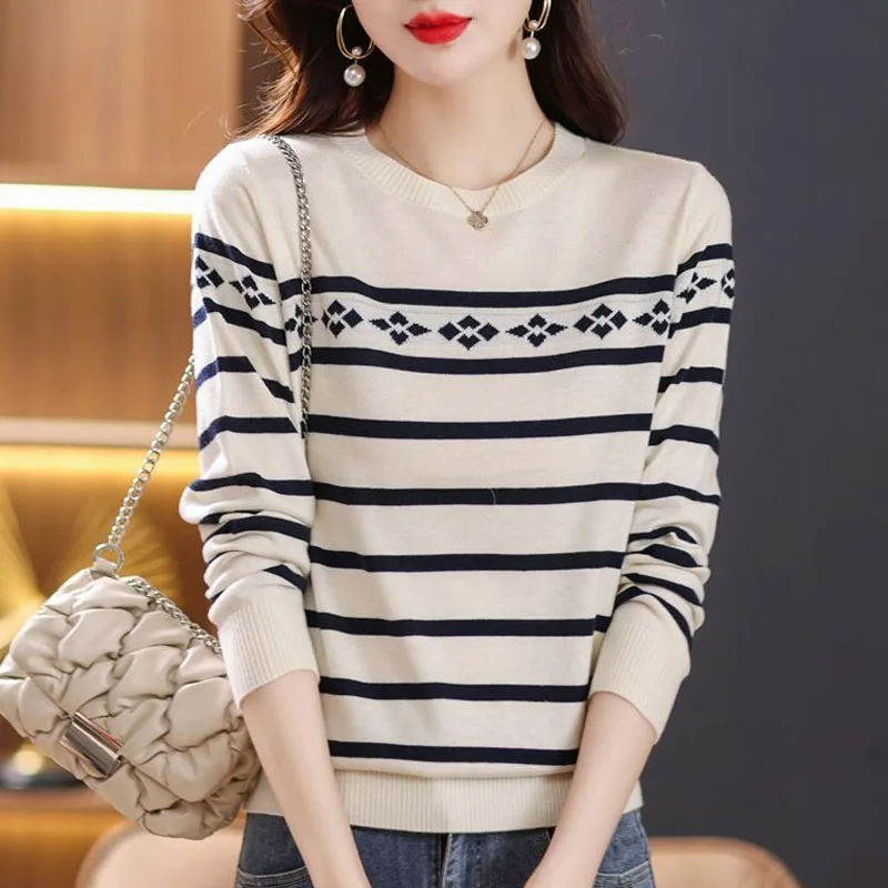 New Spring and Autumn Fashion Trend Stripe Round Neck Loose and Versatile Luxury Western Commuter Mother\'s Knitted Woolen Sweate