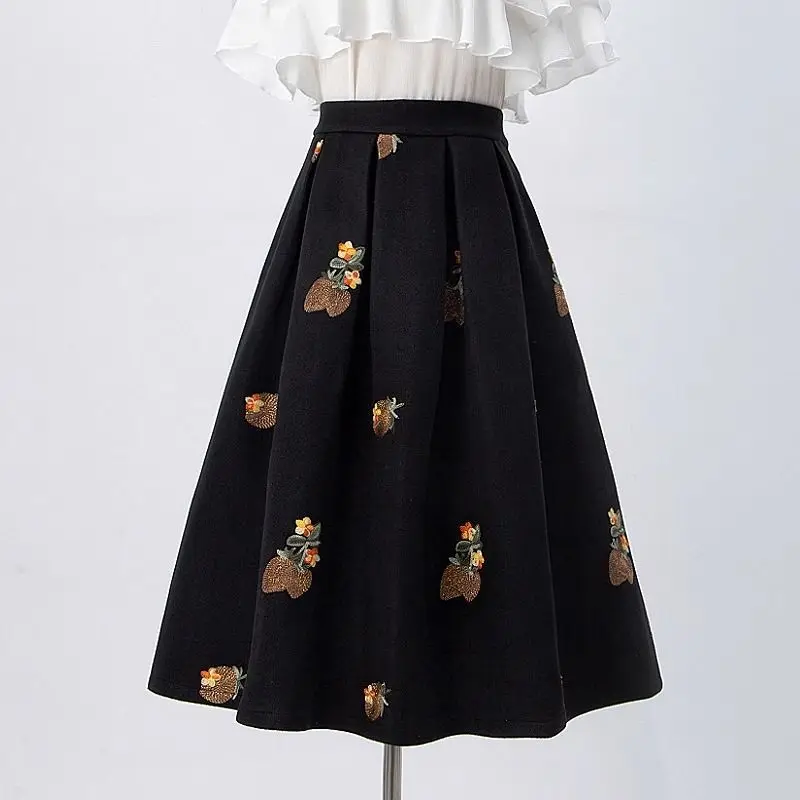 

Embroidered Woolen High-end New Autumn Winter Mid Length Design Covering Hips Show Weight High Waist Umbrella Skirt Fluffy Skirt