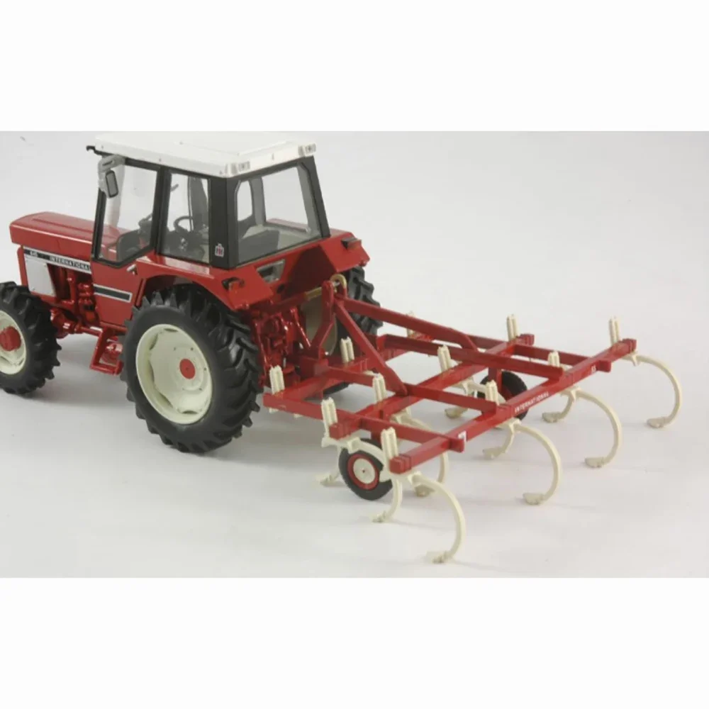 1:32 Scale 2.45 Die-cast Alloy Tractor and Plow Accessories Agricultural Vehicle Model Static Collection Ornament Gift