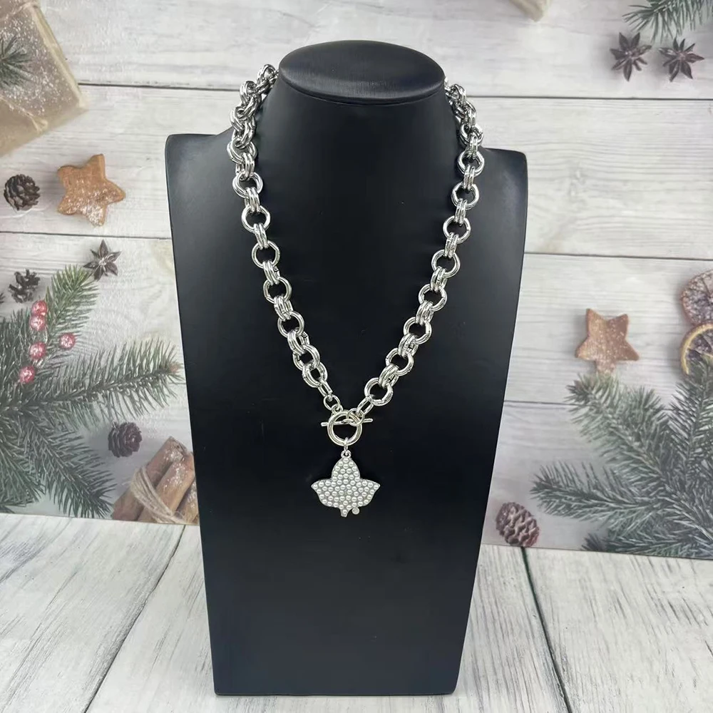 All white pearl Ivy accessory bracelet necklace set