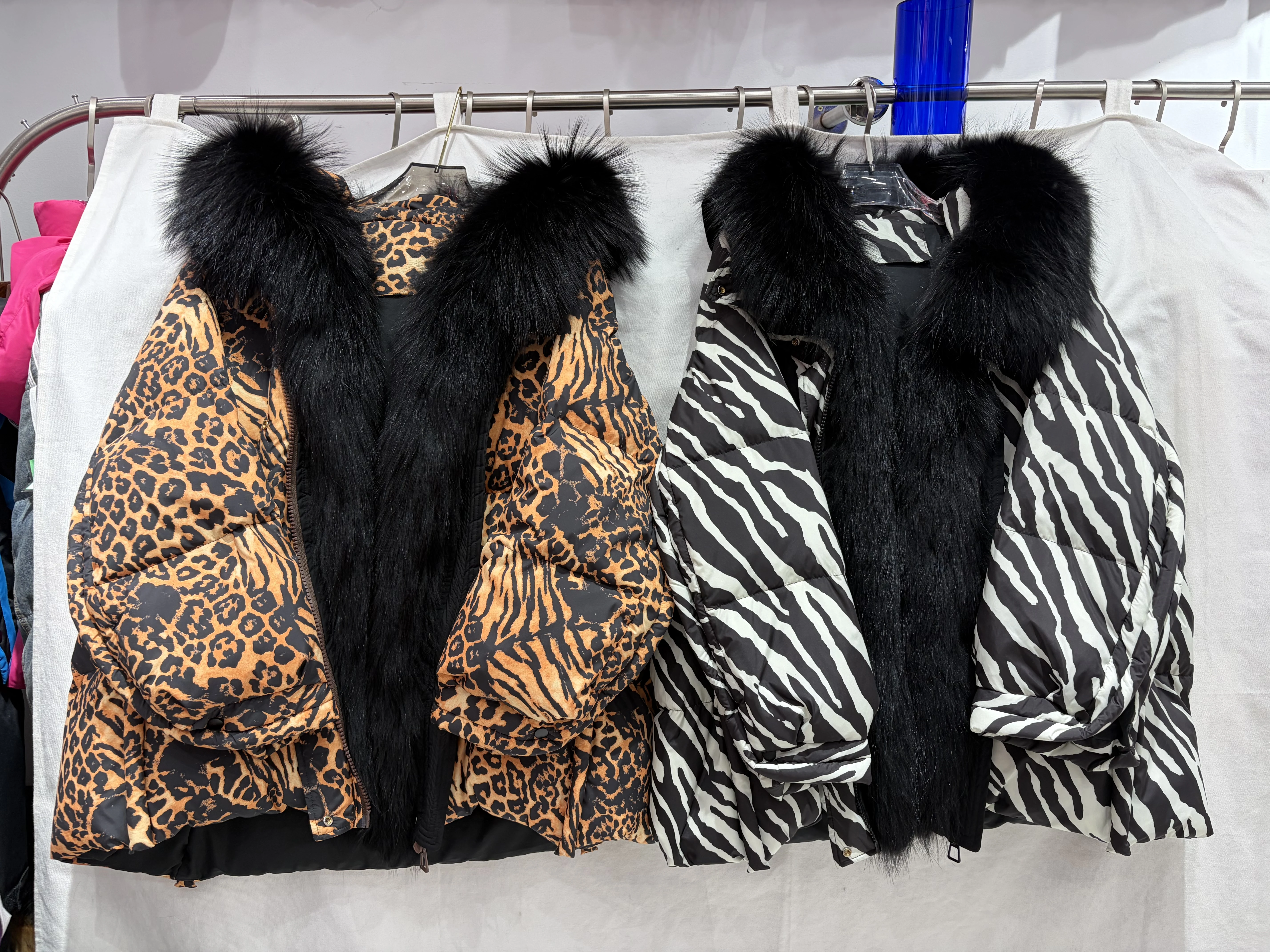 2026 Fashion Winter New Women's Down Jacket Loose Fox Fur Collar Hoodie