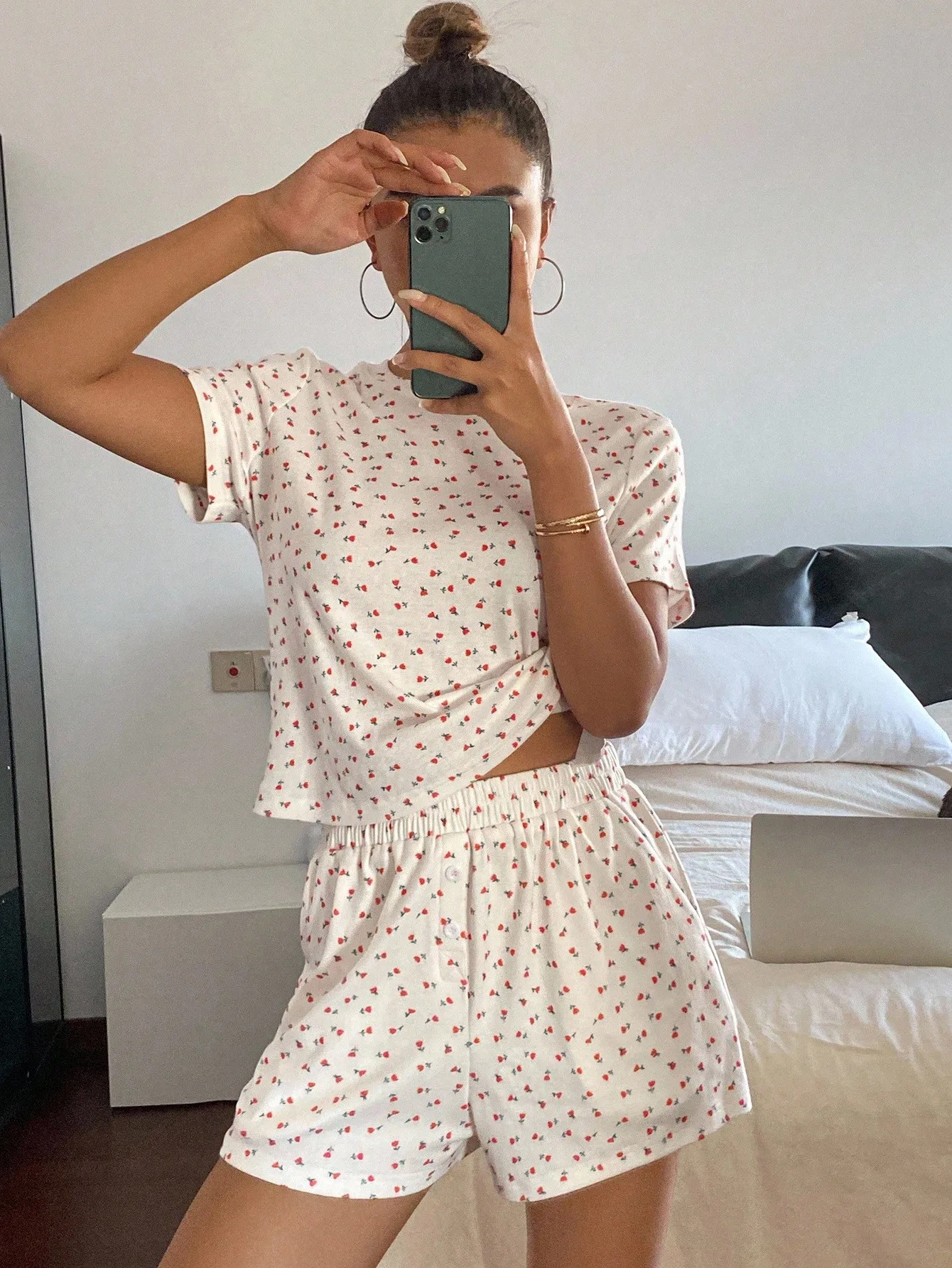 

2-Piece Ditsy Floral Print Short Sleeve Crop Top & Shorts Pajama Set