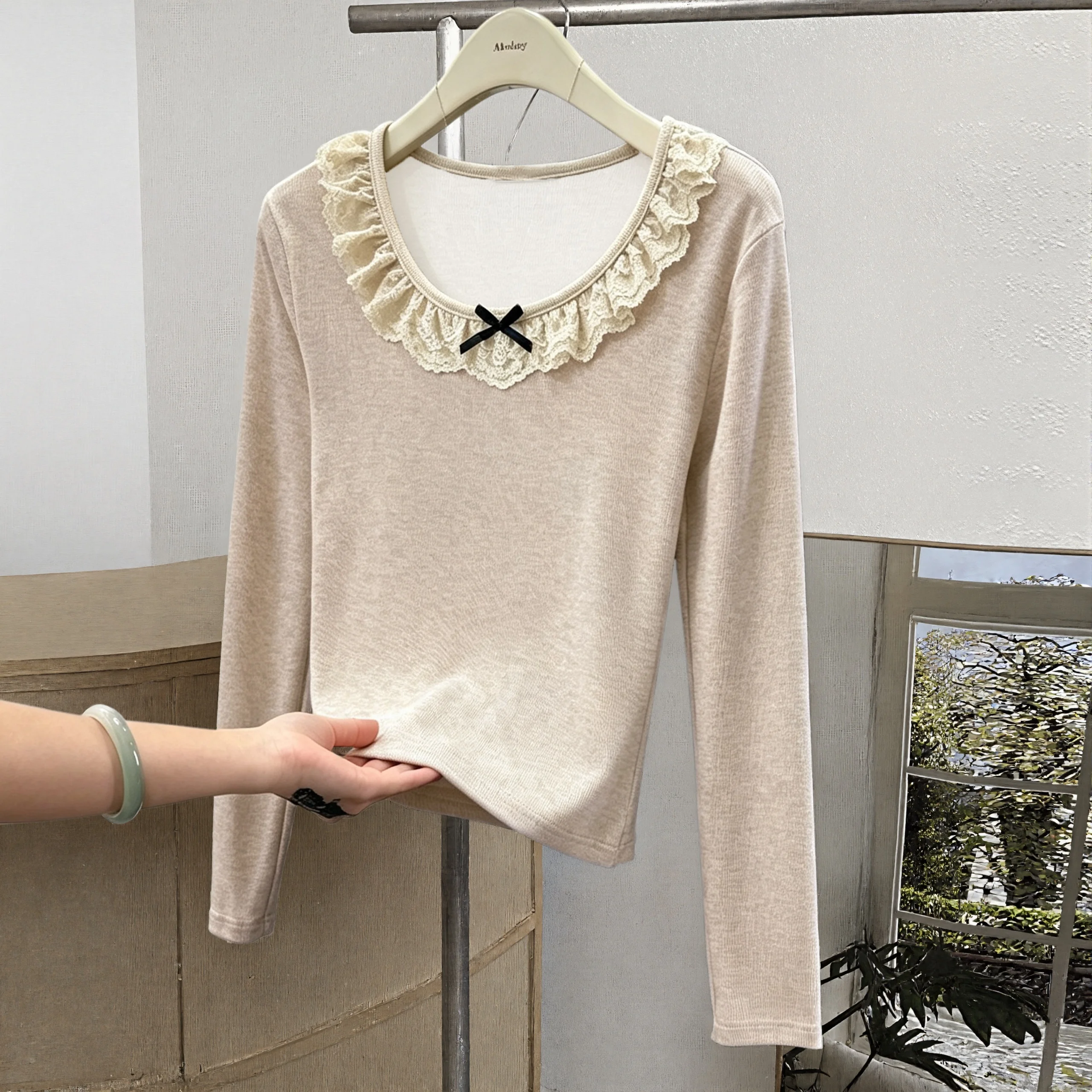 French Style Long Sleeve Top for Women U-Neck Bow Design with Lace Patchwork Brushed Finish Autumn Wear