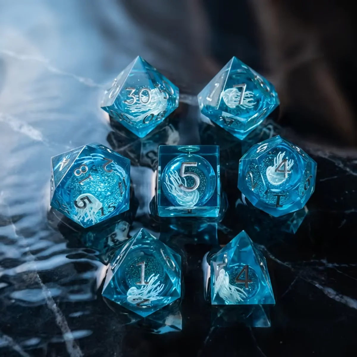 

Resin Dice Flow Core Flash Dice DND Dragon and Dungeon COC Running Team Multi sided Mathematics Teaching Dice Role Play D20 D12