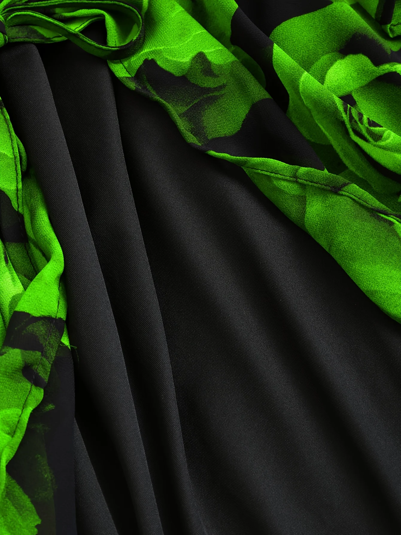 Beliebte europäische und amerikanische Frühlings- und Herbstmode für große Größen mit Rosenmuster, Kordelzug und unregelmäßigen Fledermausärmeln. – Detail 19