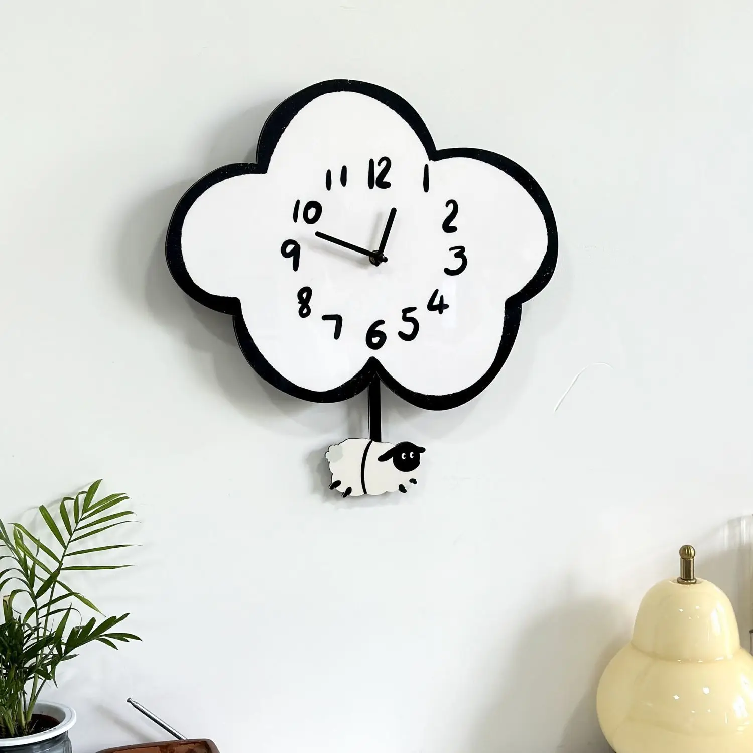 

Cartoon Silent Cloud Sheep Clock Living Room Swing Wall Clock Home Decoration Modern Simple Clock