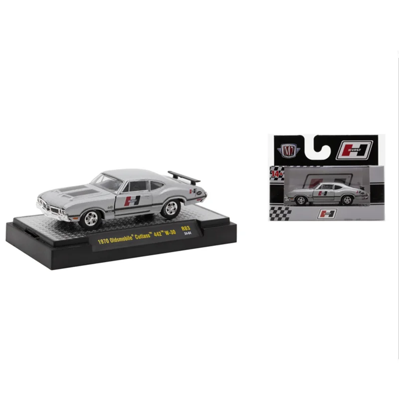 

M2 Machines 1:64 Scale Diecast Alloy 1970 Oldsmobile Cutlass 442 W-30 Toys Cars Model Classic Adult Gift Souvenir Static Display