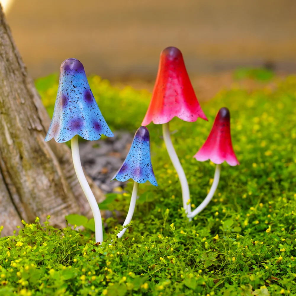 Colorful Iron Mushroom Garden Stake Metal Decorative Sculpture Outdoor Yard Ornament Farmhouse Aesthetic Lawn Decor