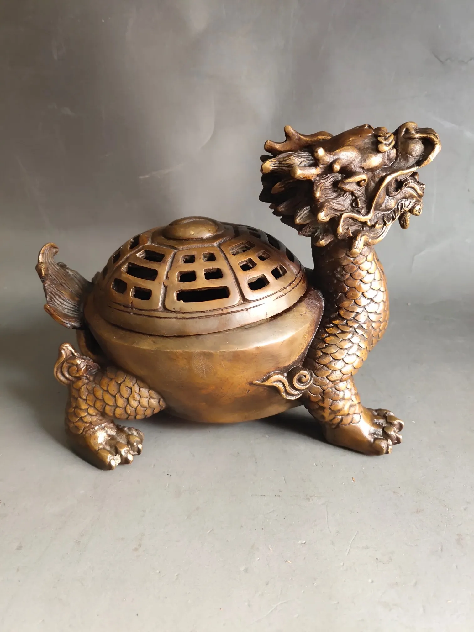 

The Pure Copper Family Handicraft Double Dragon incense Burner is Finely Crafted and Exquisitely Shaped