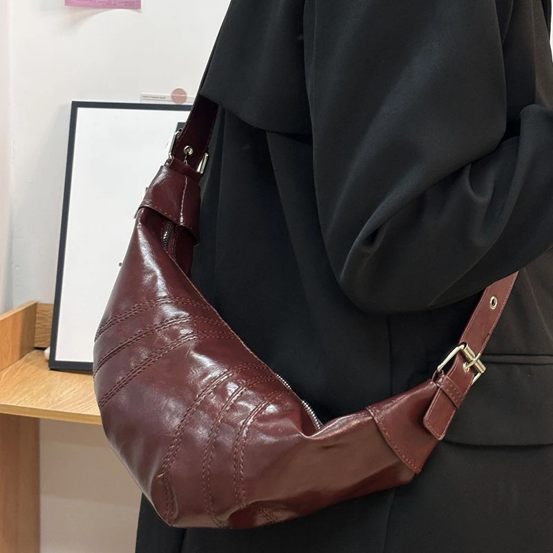 حقائب كتف الهلال للنساء شتاء جديد حقيبة كروسبودي لينة بولي Leather جلد سعة كبيرة للمتسوقين حمل حقيبة المتشرد الإناث