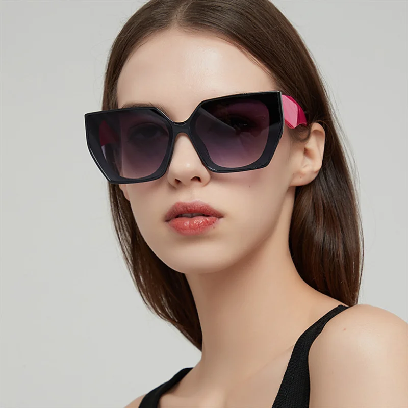 New 2023 Small Sunglasses Women Trendy Brand Sun Glasses Female Designer Vintage Eyewear Men Square Glasses UV400 Oculos De Sol